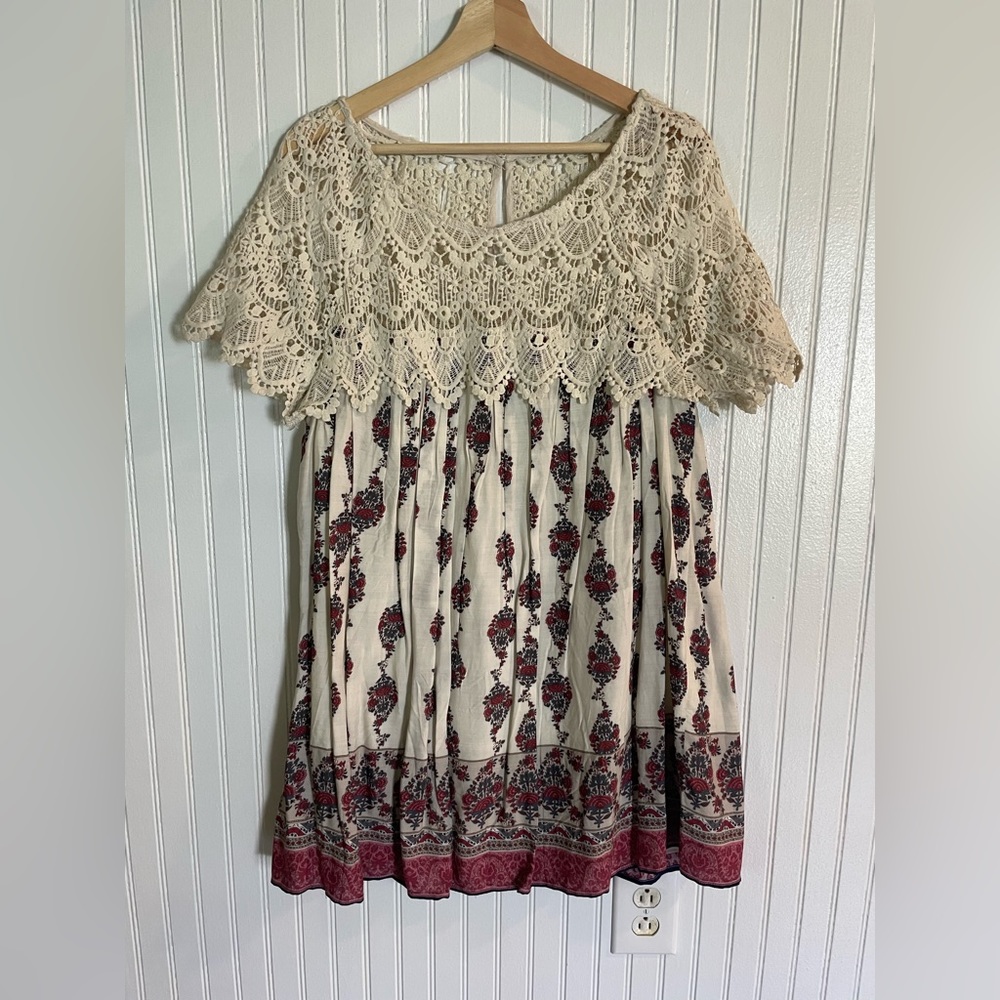 Entro Floral Lace Dress NWOT